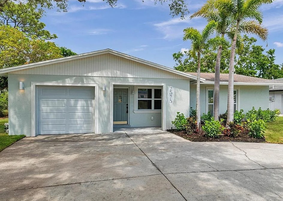 2575 Granada Cir E, Saint Petersburg, FL 33712